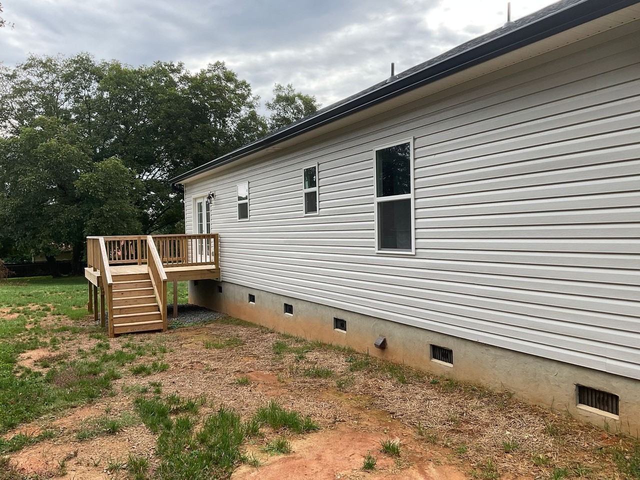 2037 Powerline Dr - Photo 2 of 22