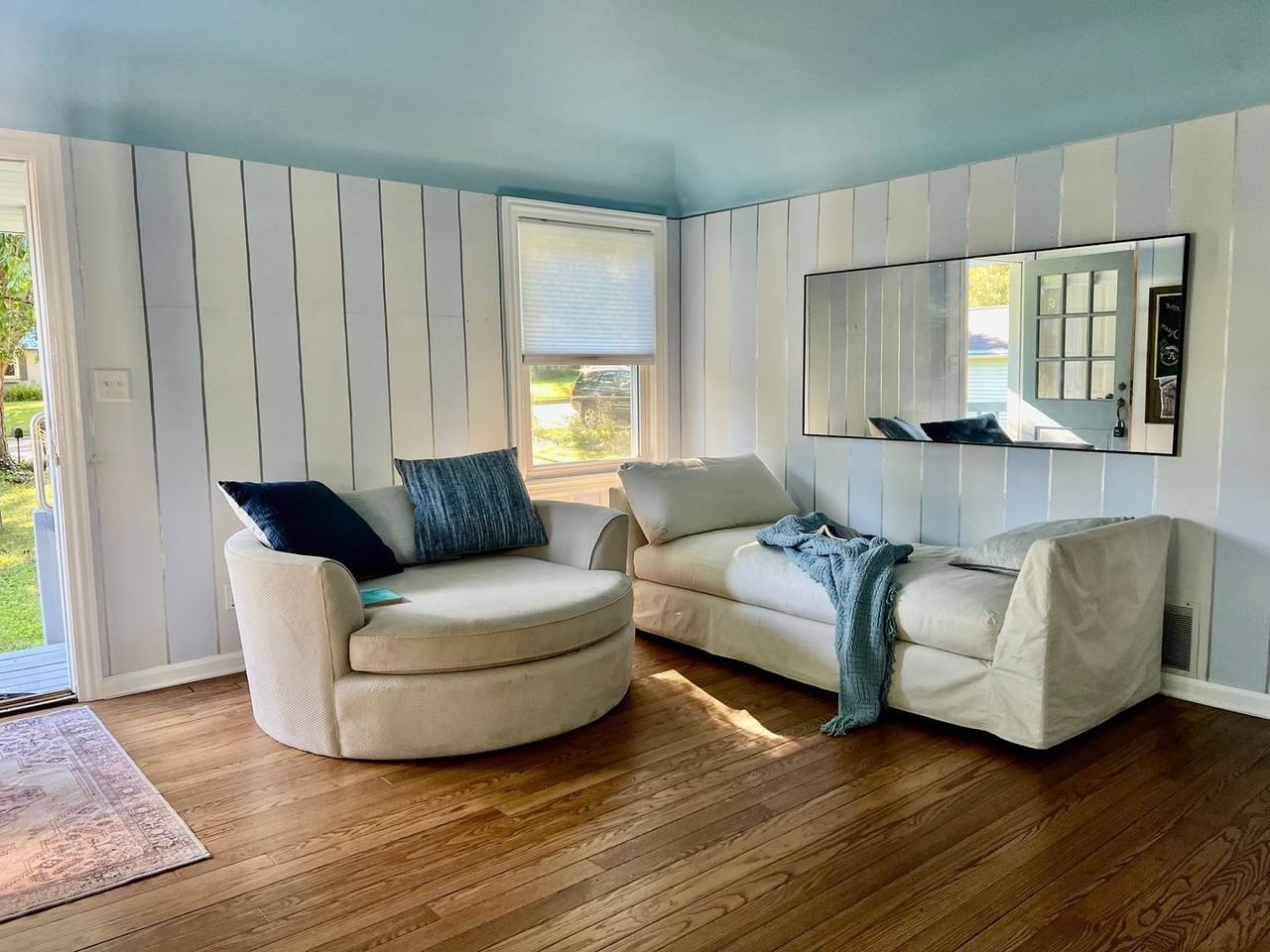 2644 Maplewood Ave - Photo 3 of 21