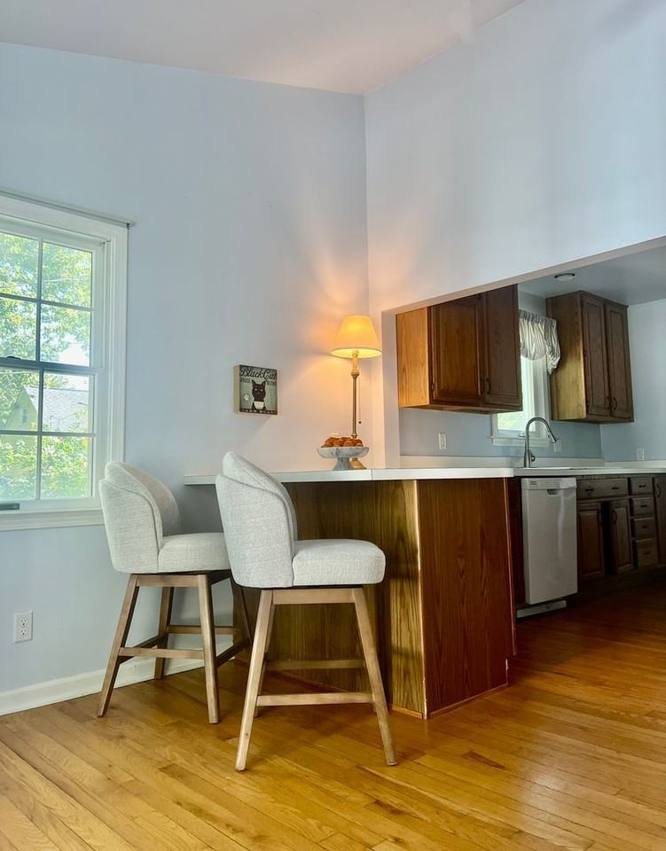 2644 Maplewood Ave - Photo 5 of 21