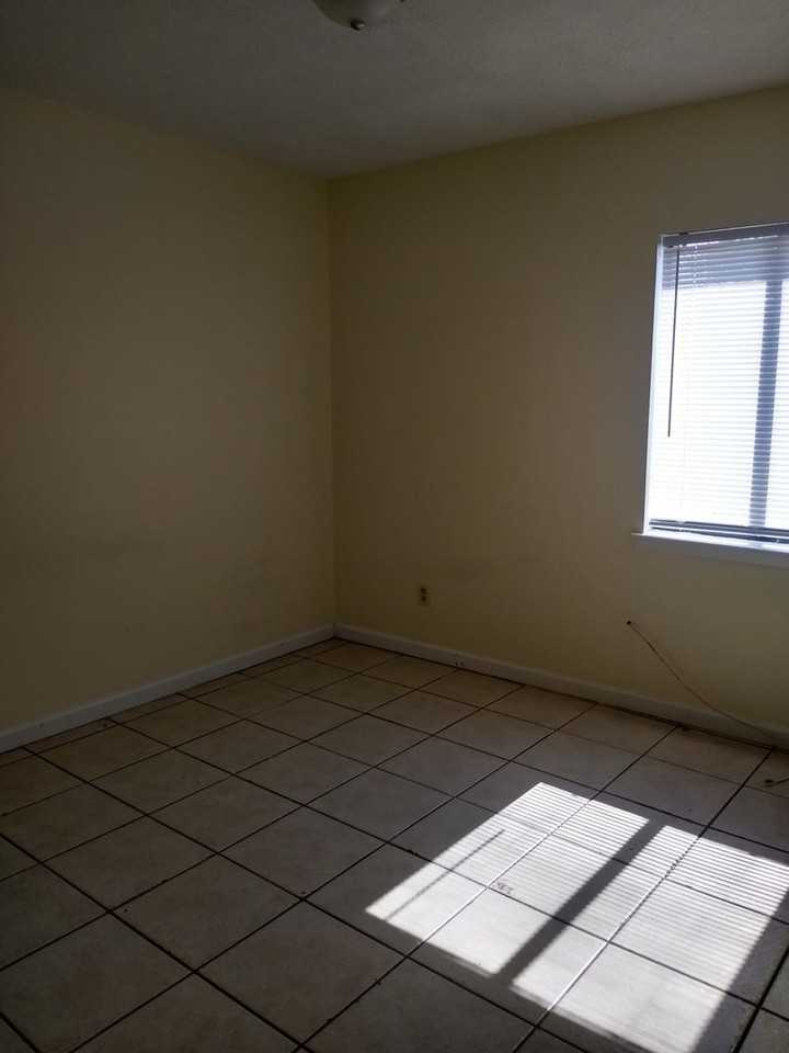 3702 E 11th St #A - Photo 2 of 23