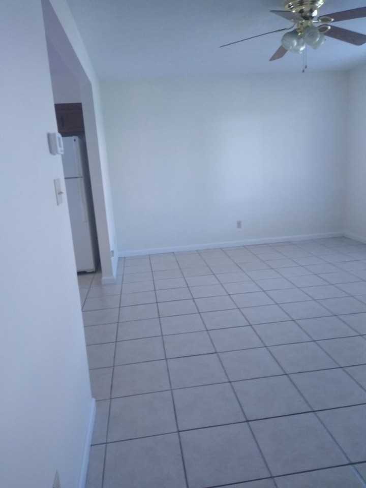 3702 E 11th St #A - Photo 4 of 23