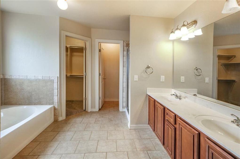 3629 Nw 176th St - Photo 6 of 11