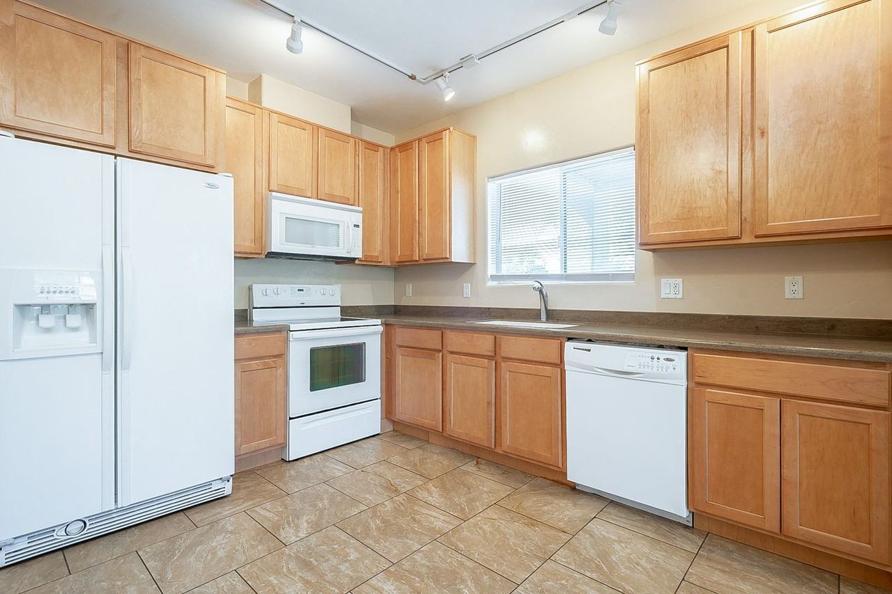 638-642 E. Lester St. ( 638, 640, 642 ) - Photo 6 of 50