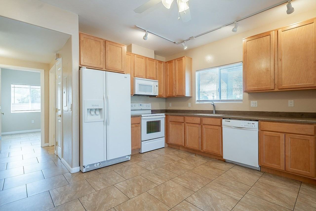 638-642 E. Lester St. ( 638, 640, 642 ) - Photo 2 of 50