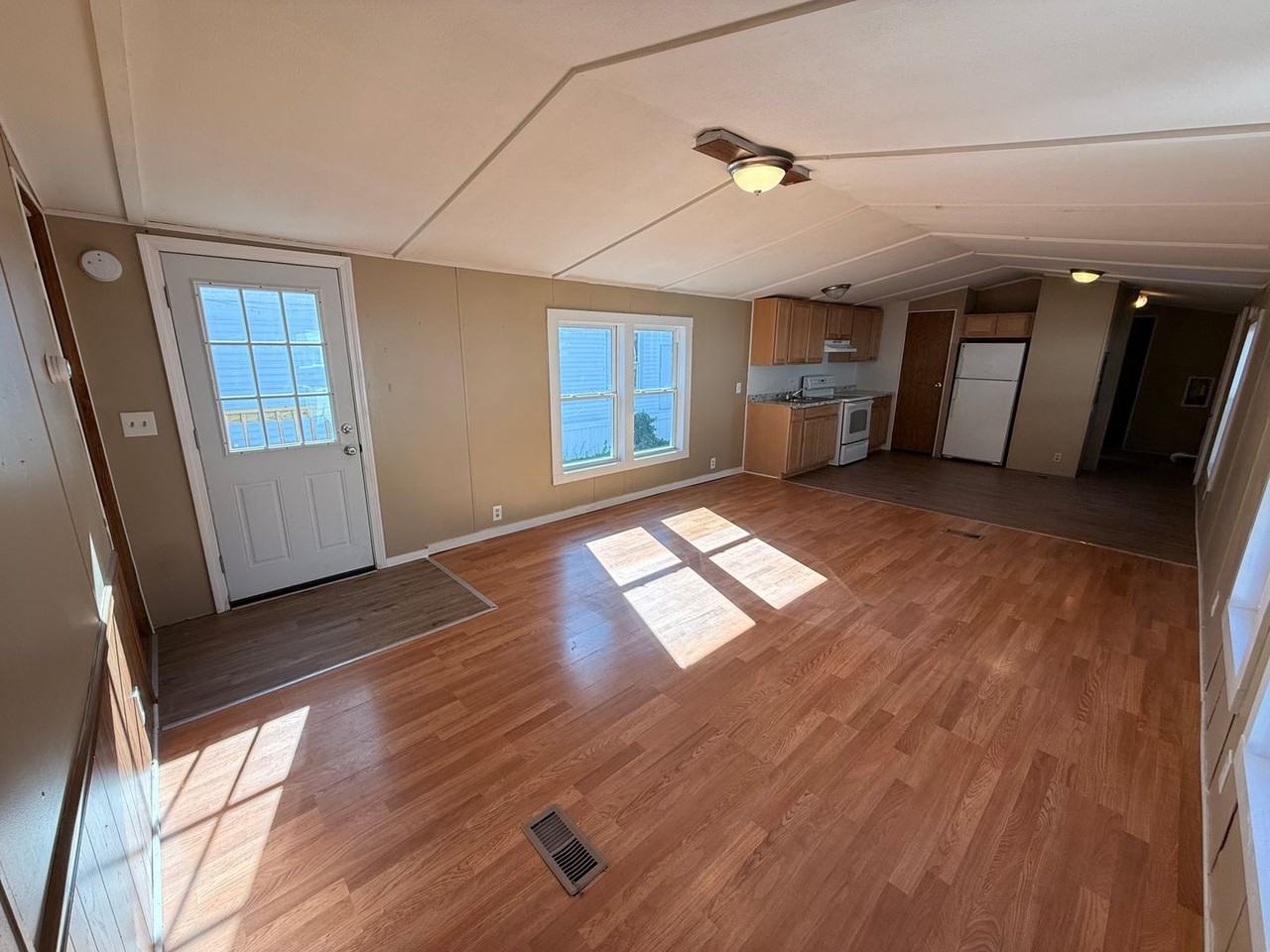 12 Greeley St - Photo 3 of 15