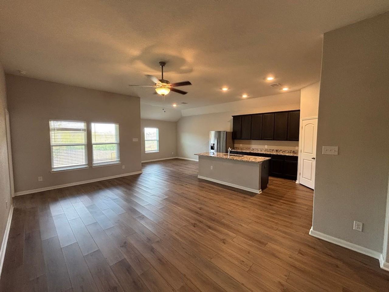 9031 Gore Crescent - Photo 6 of 21