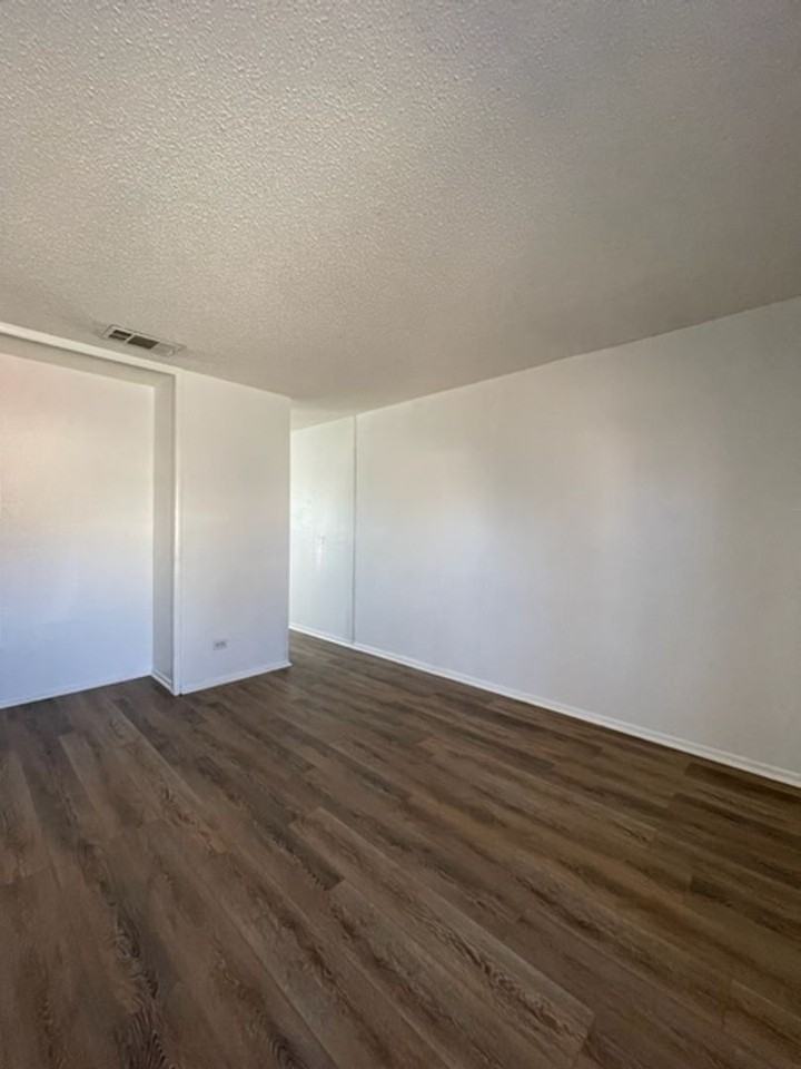 3219 Storey Ave - Photo 2 of 12