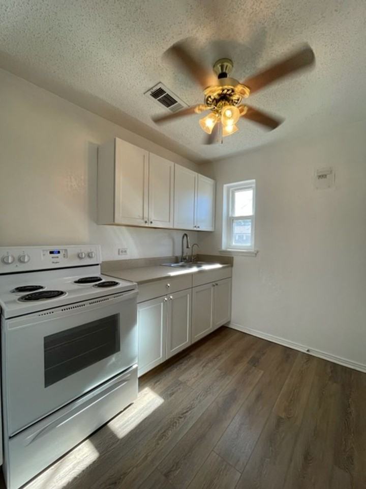 3219 Storey Ave - Photo 4 of 12