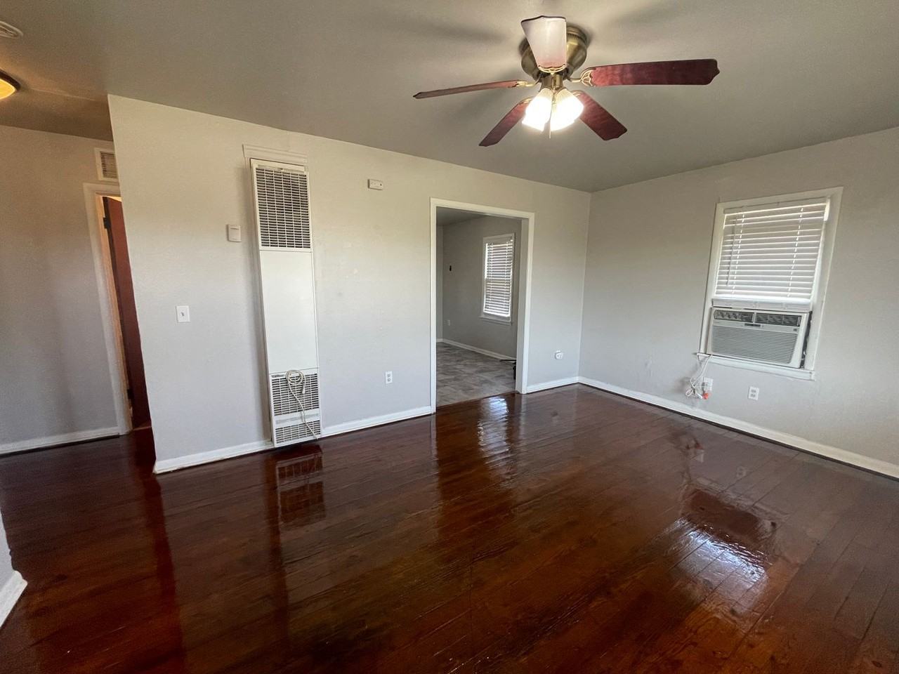 137 Se 1st St - Photo 6 of 22