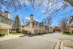 944 E Riverpark Ln - Photo 1 of 1