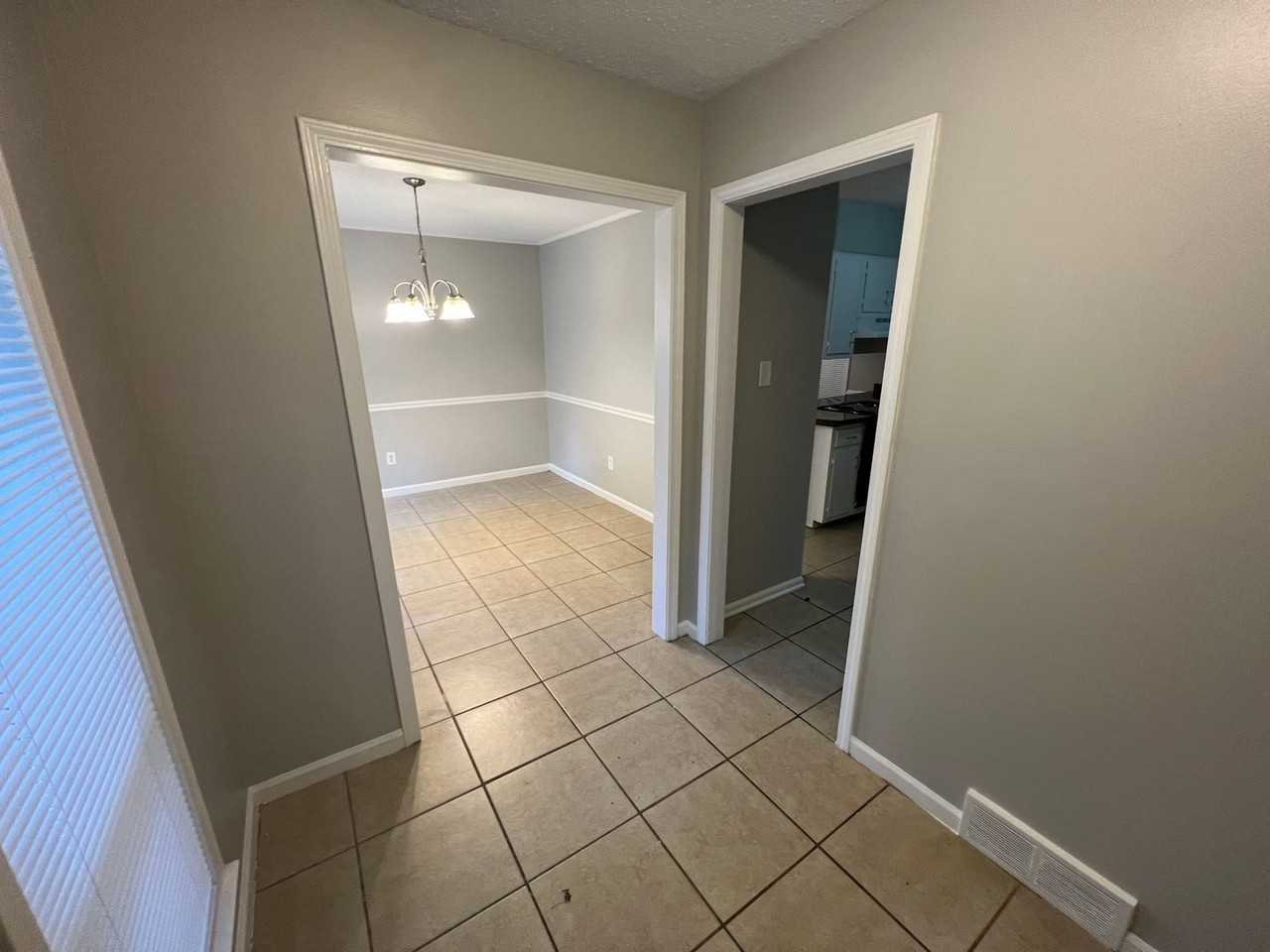 4398 Hunt Cliff Trce - Photo 3 of 16