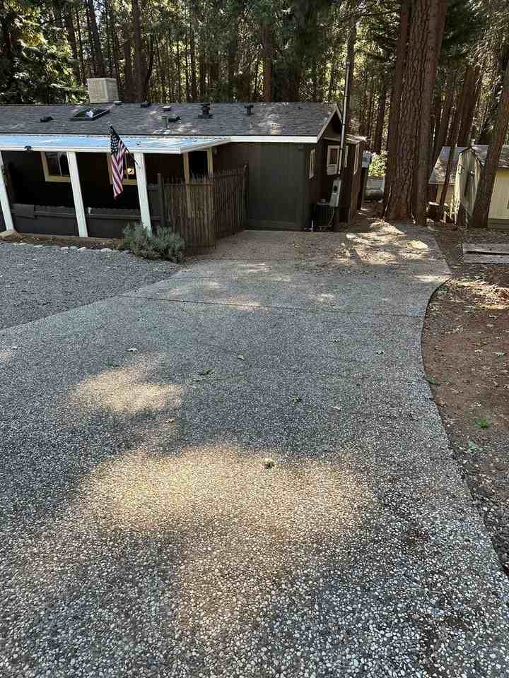 14667 Bridgeport Cir - Photo 2 of 19