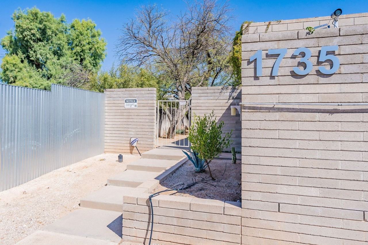 1735 E. 8th St. - Photo 3 of 12