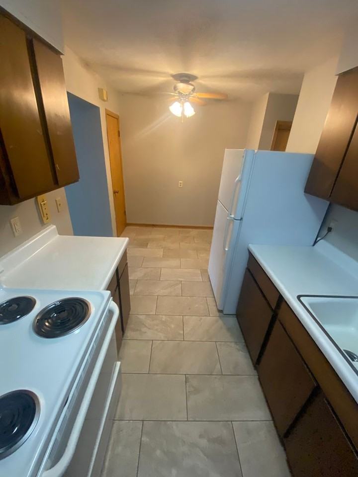 928 E St - Photo 5 of 14