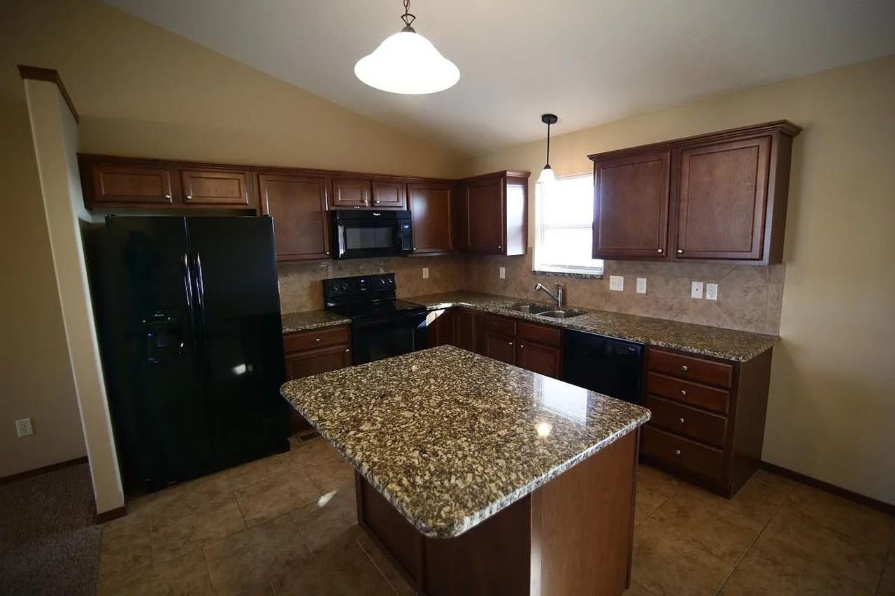 5245 N Lycee Cir - Photo 3 of 11