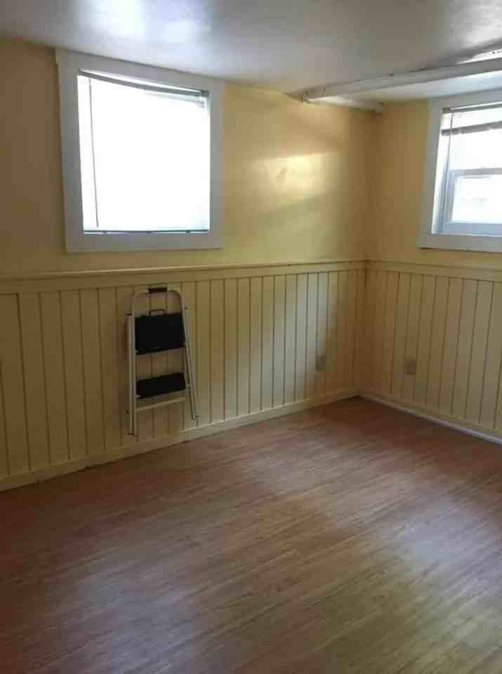 1008 S Busey Ave - Photo 2 of 4