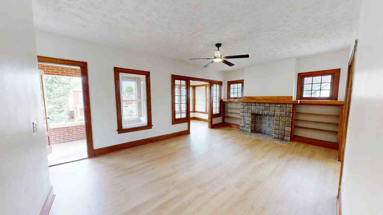 978 1/2 Linwood Ave - Photo 6 of 49