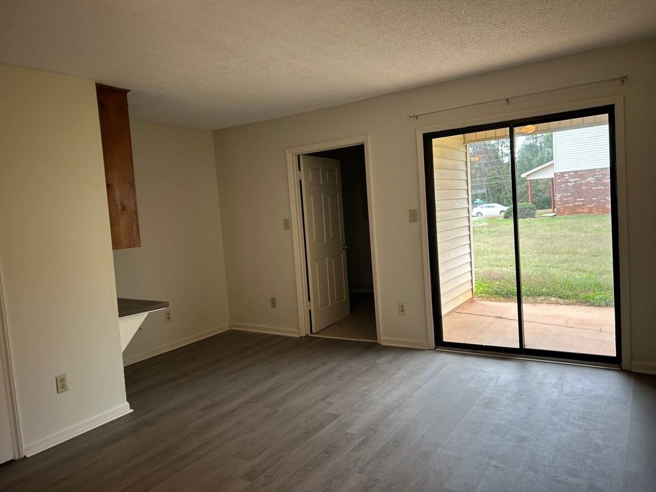 601 Timberline Drive Southeast - Photo 4 of 11