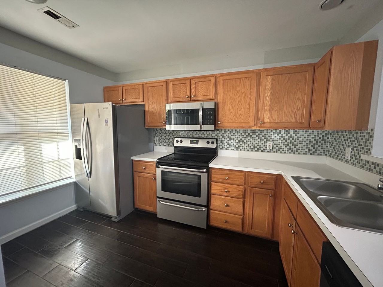 3712 Winborne Ln - Photo 4 of 12