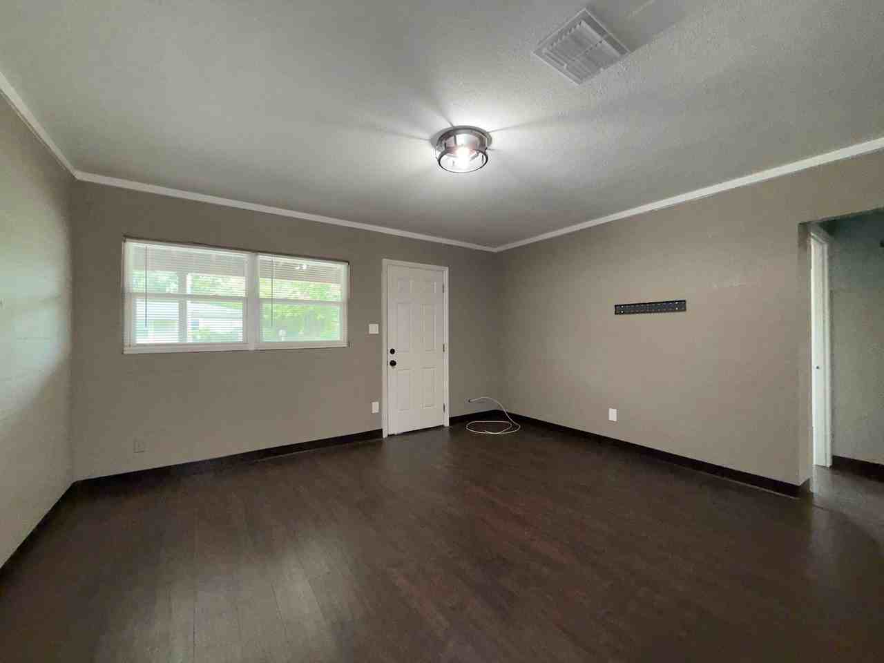 1044 Merritt Street - Photo 5 of 14