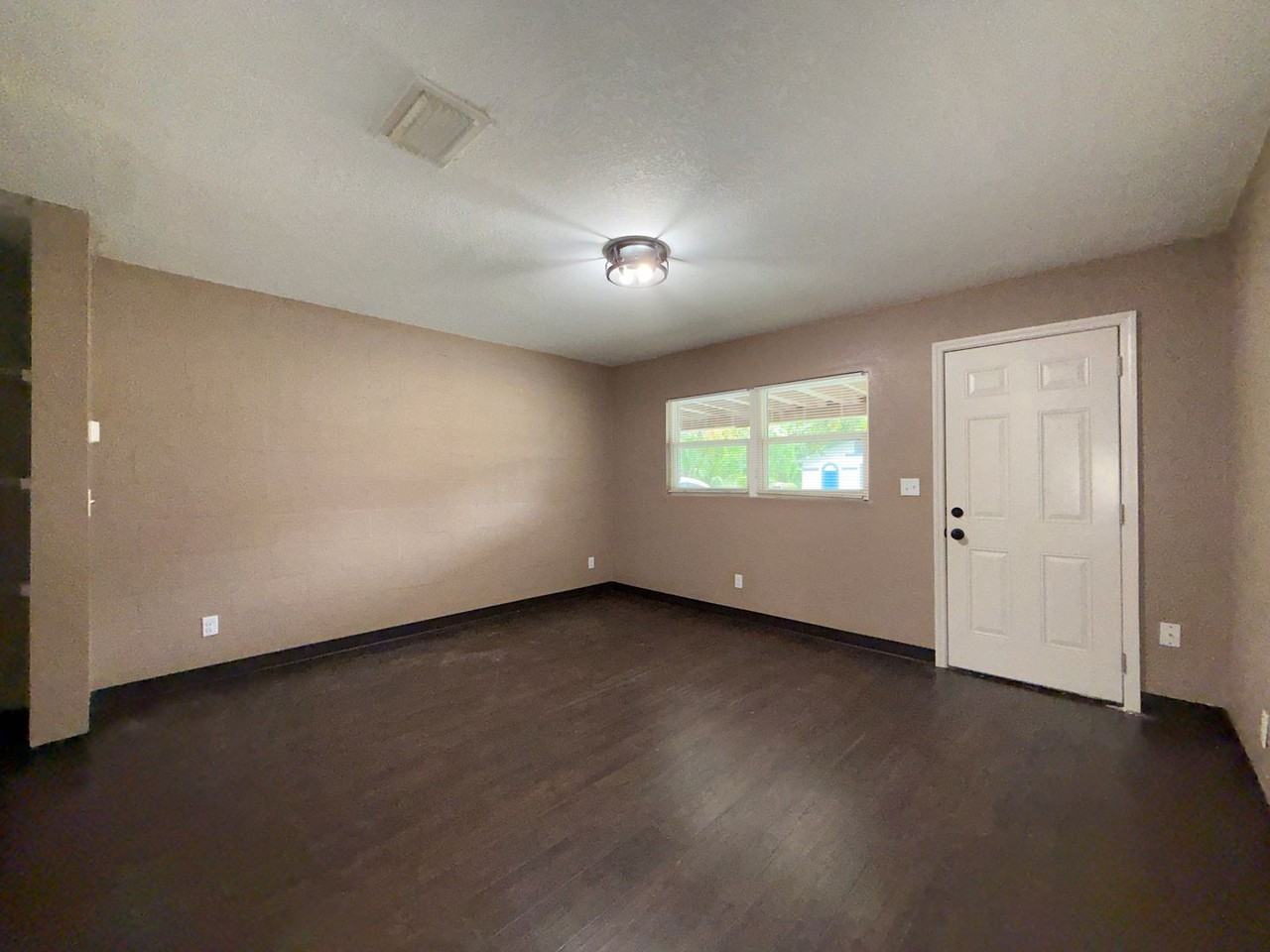 305 Marker Street - Photo 7 of 14