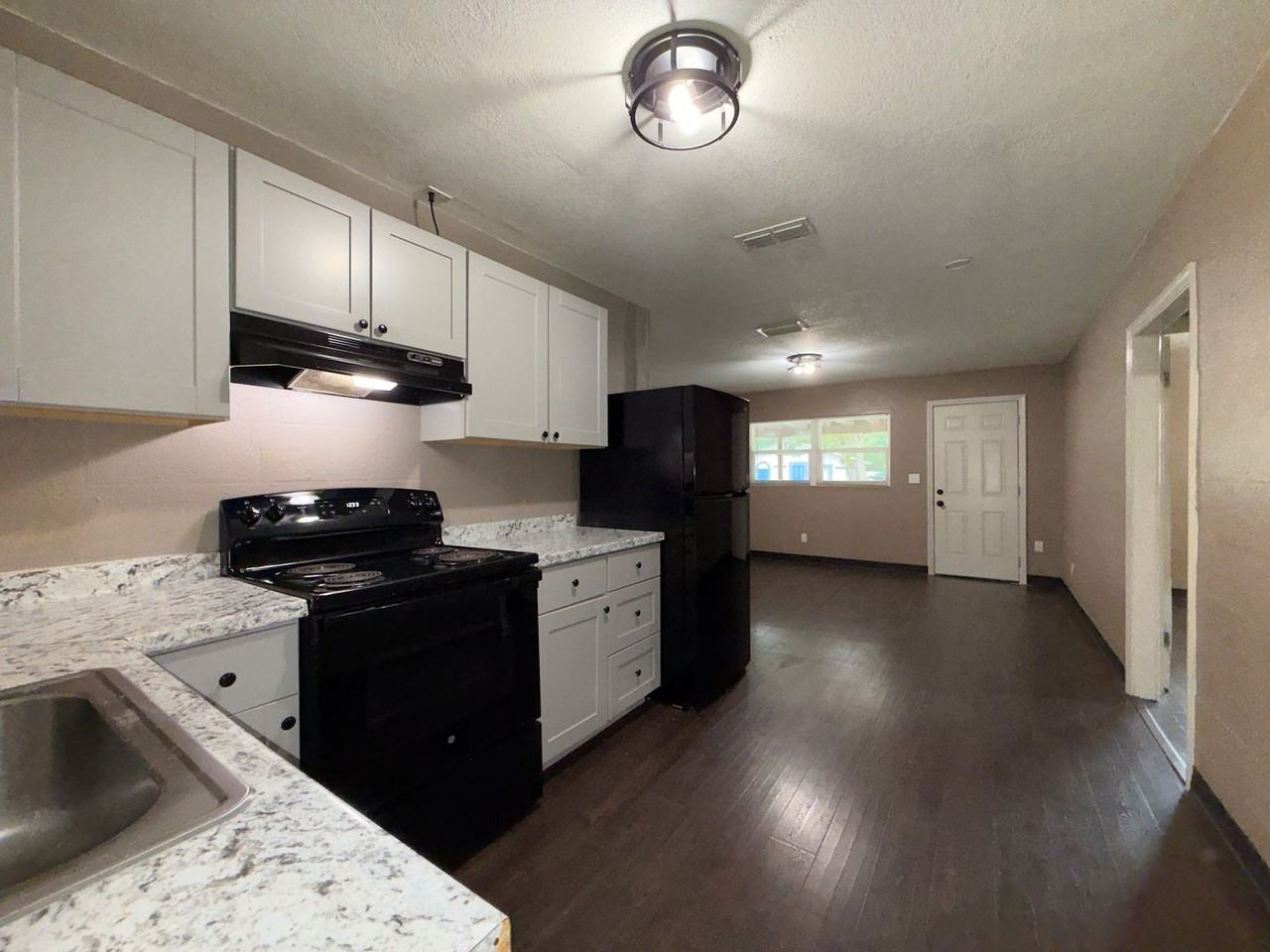 305 Marker Street - Photo 3 of 14