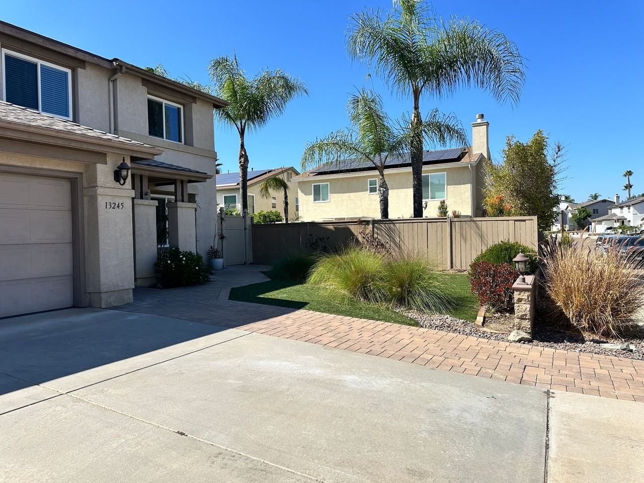 13245 Morning Glory Drive - Photo 3 of 44