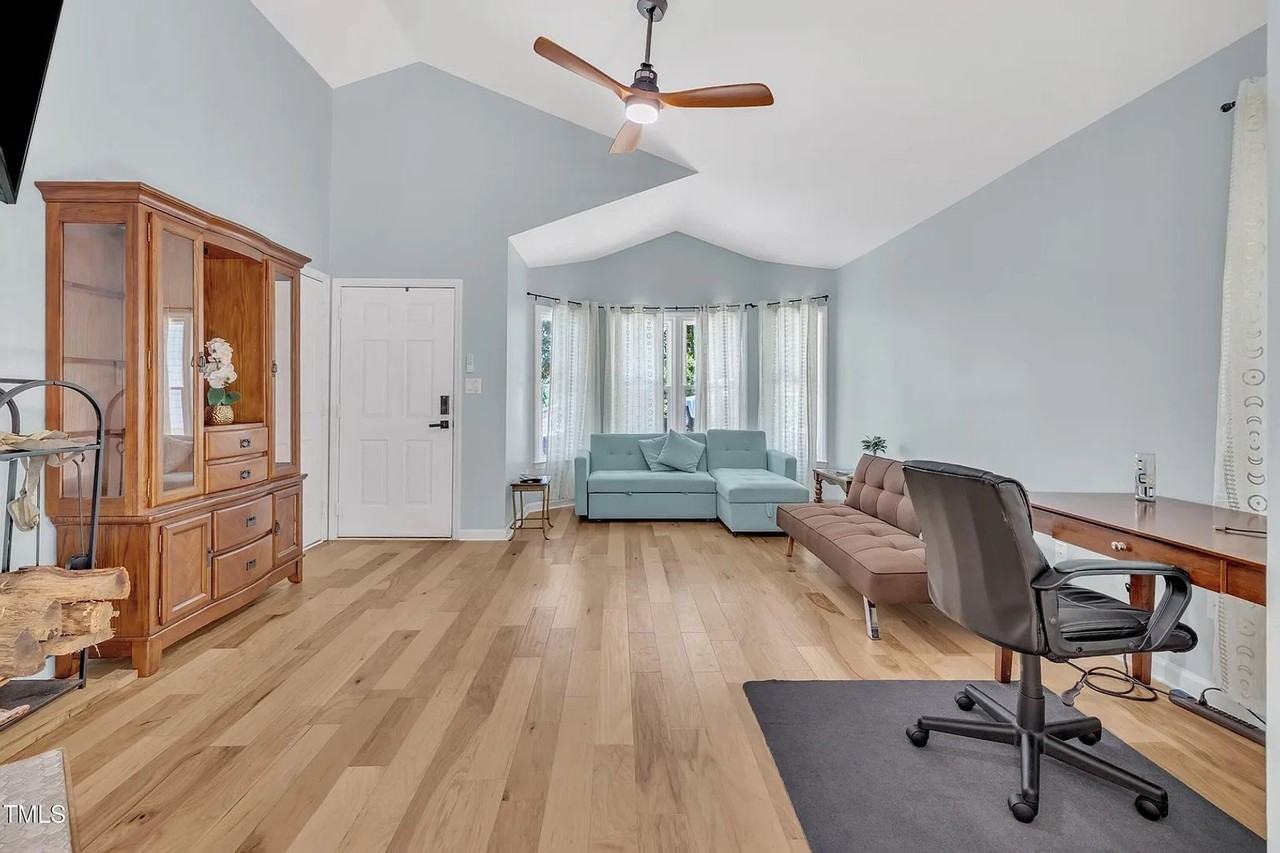 105 Tall Rock Ct - Photo 6 of 40