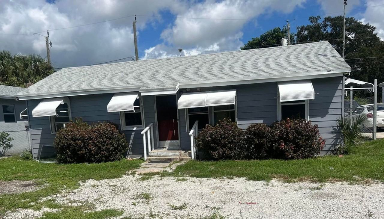 2813 Saranac Ave - Photo 2 of 10