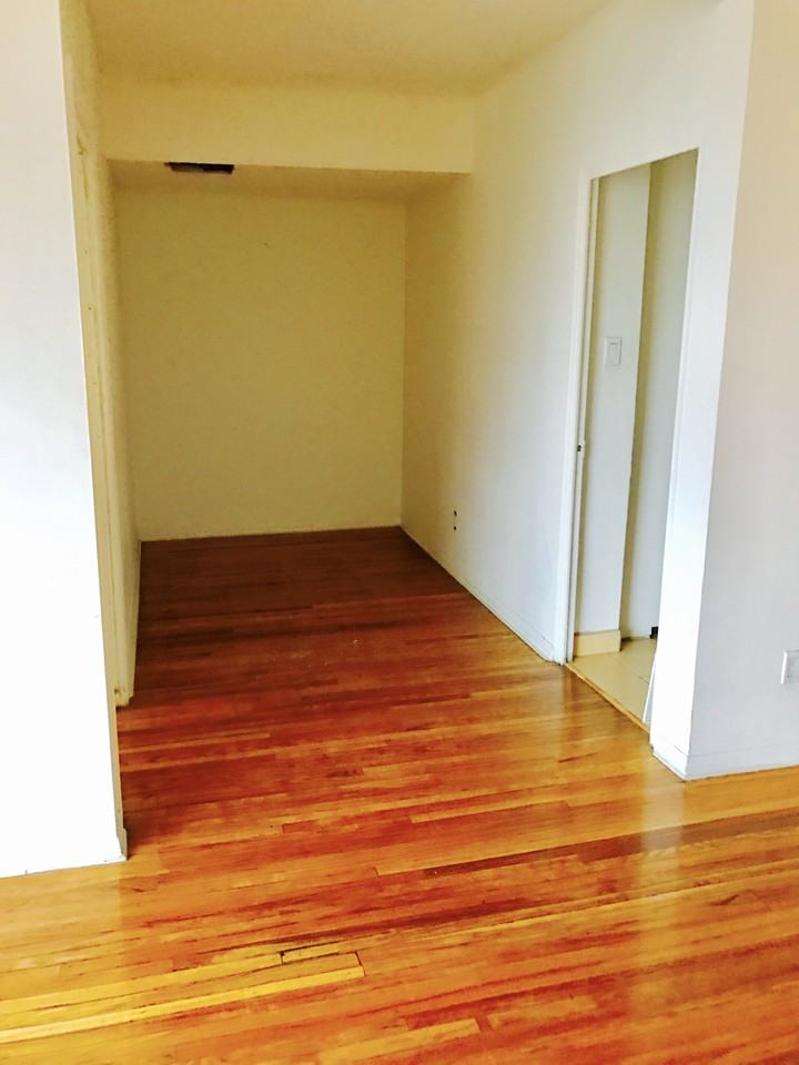 3455 Chemin de la Côte-des-Neiges - Photo 2 of 19