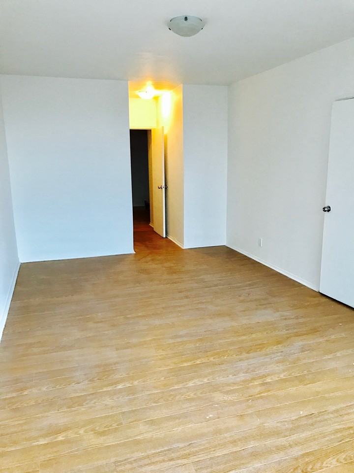 3455 Chemin de la Côte-des-Neiges - Photo 6 of 12