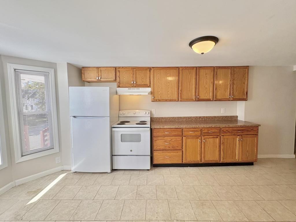 33 Payne St Apt B - Photo 2 of 19