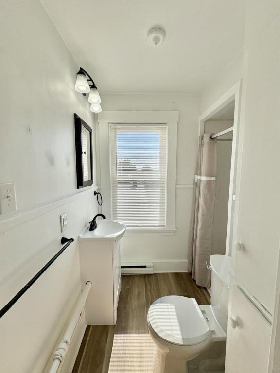 101 Brook St Apt E - Photo 6 of 13