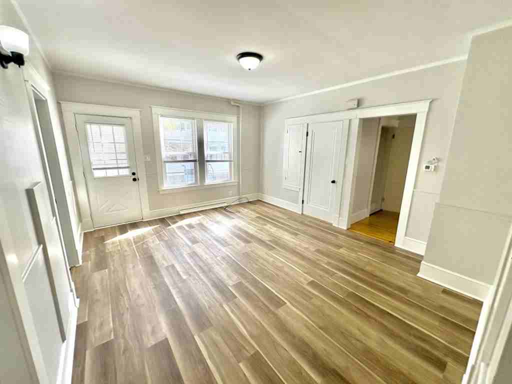 107A Brook St - Photo 3 of 12