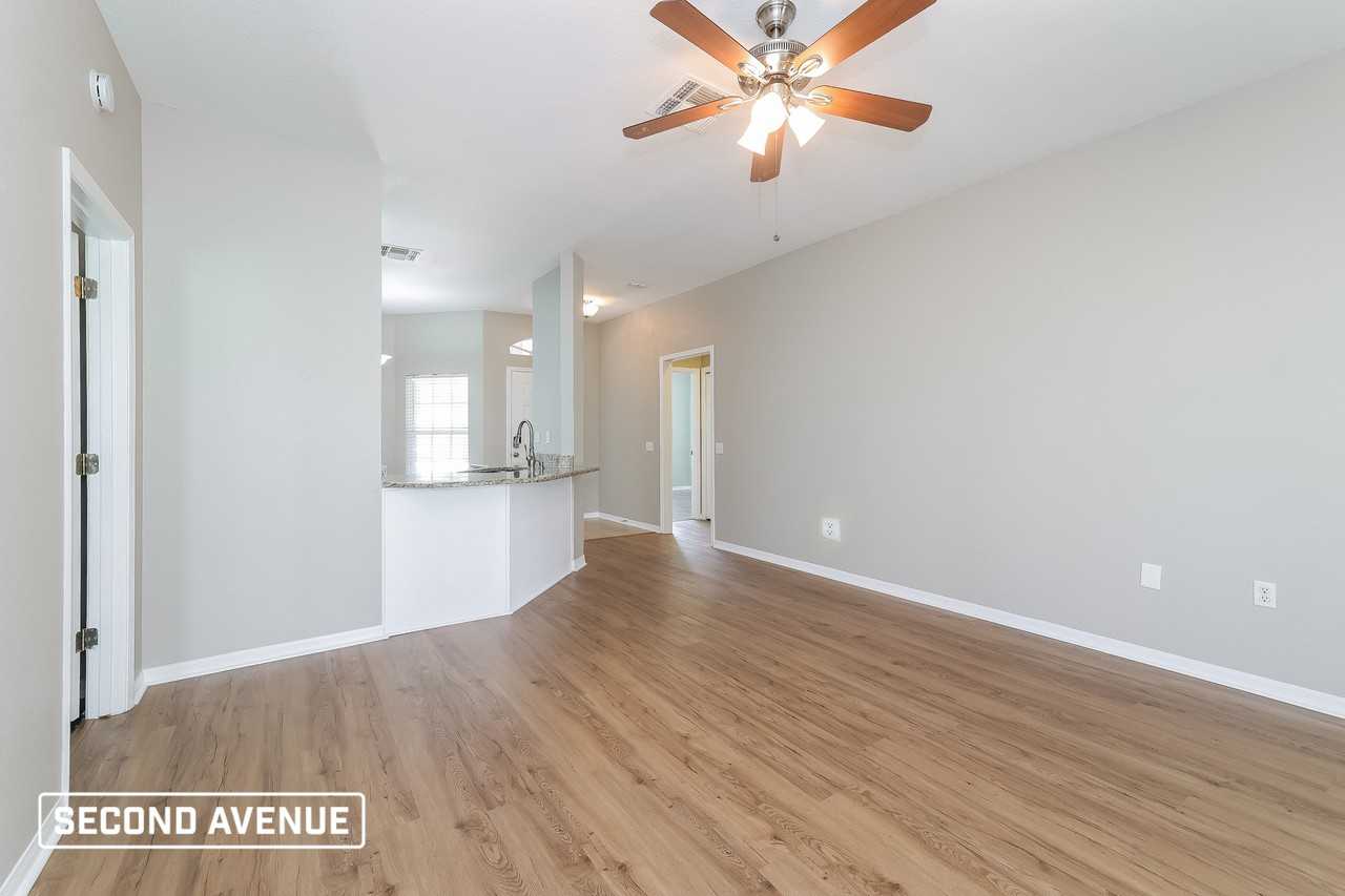 144 Lake Daisy Ter - Photo 5 of 17