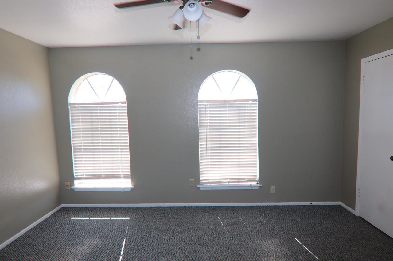 1021 Park Meadow Dr - Photo 3 of 8