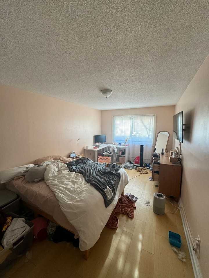 1004 7th St SE - Photo 4 of 11