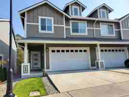 featured image of 3120 Ponderosa St Ne #1