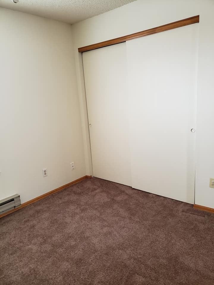 1370 North Riverbend Drive - Photo 2 of 23