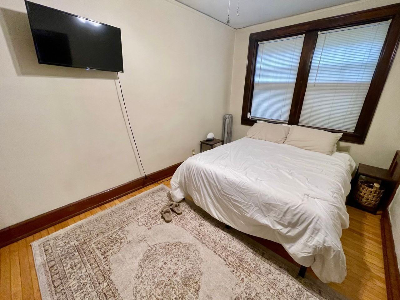 1827 E Park Pl - Photo 6 of 8