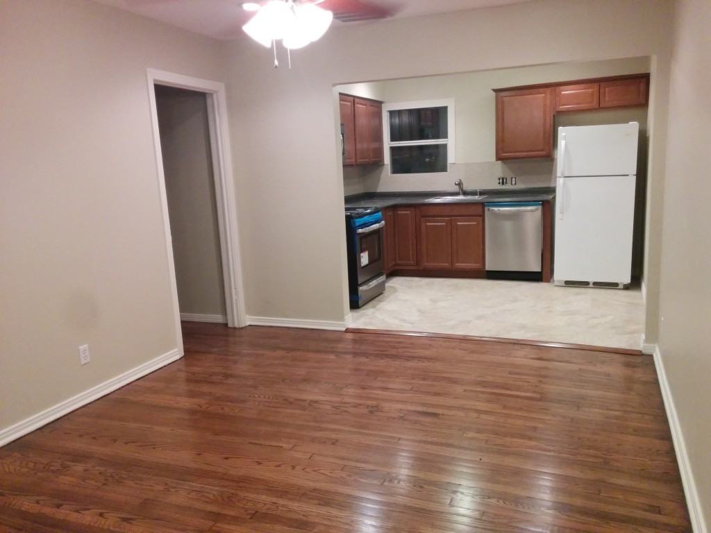 505 Roberts St - Photo 3 of 9