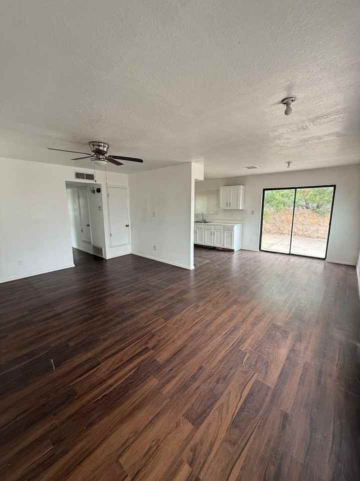 10224 Hatchett Road - Photo 2 of 17