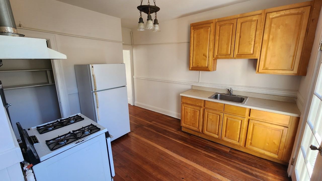 454 Clementina St - Photo 2 of 10