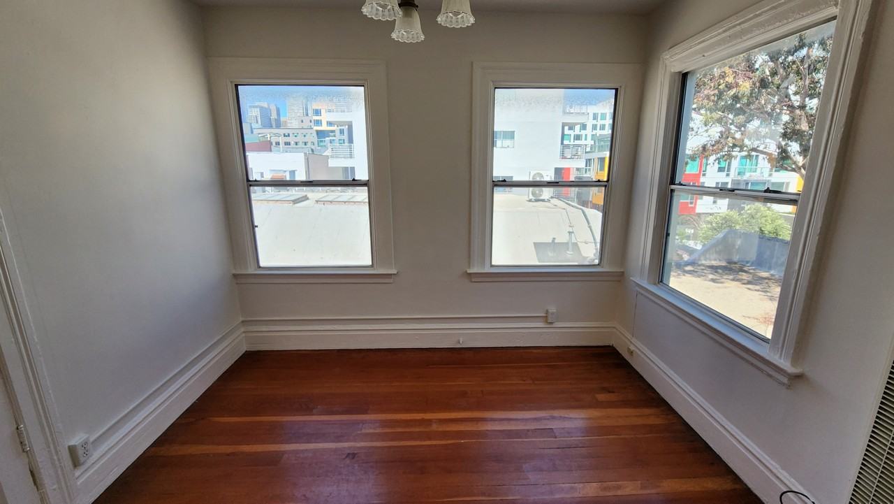 454 Clementina St - Photo 7 of 10