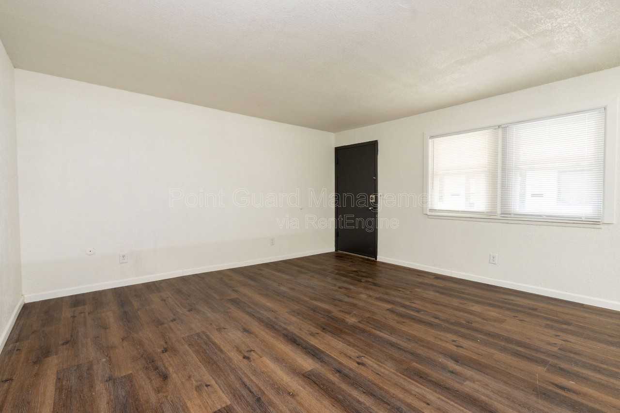 750 W Dayton Ave #103 - Photo 5 of 27