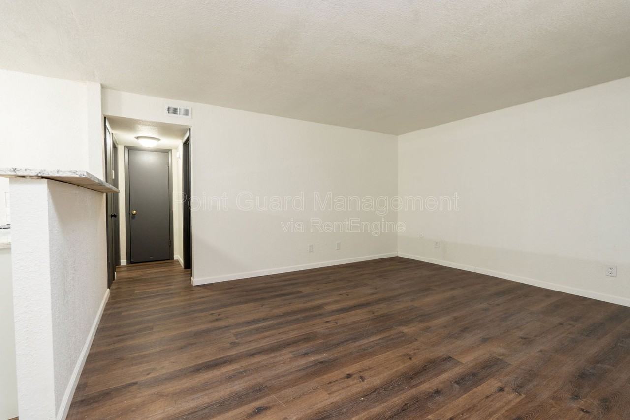 750 W Dayton Ave #103 - Photo 6 of 27