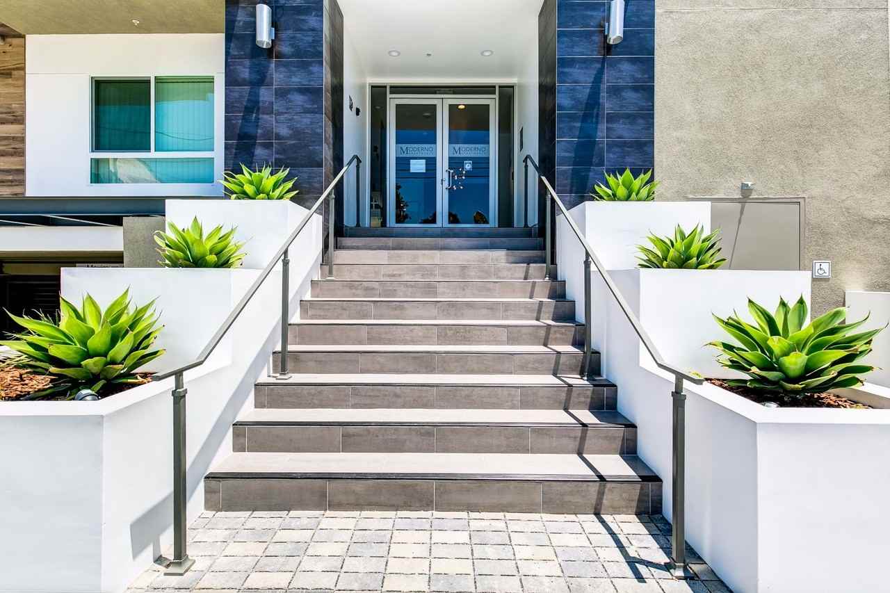 MODERNO Luxury Living East - Photo 4 of 30