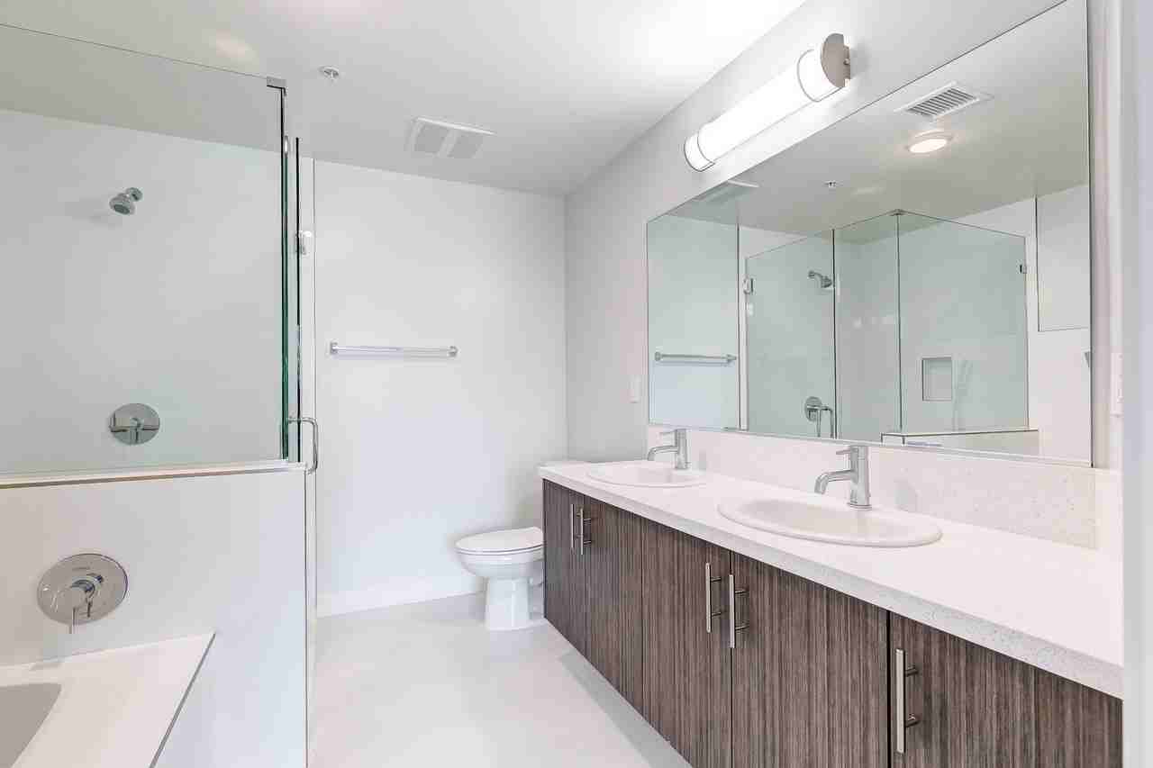 MODERNO Luxury Living East - Photo 3 of 50