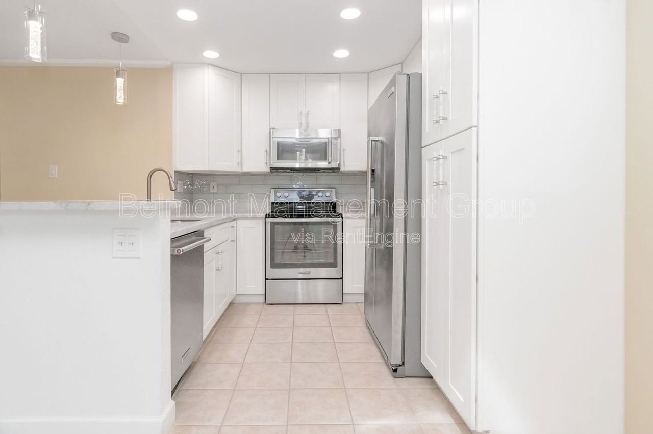 644 N Knowles Ave #8 - Photo 6 of 22