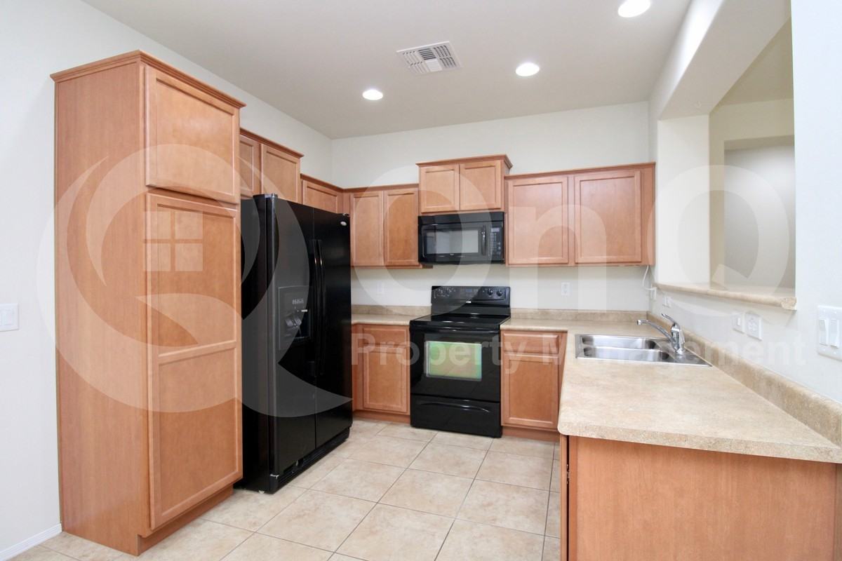 7601 W Congressional Way - Photo 3 of 24